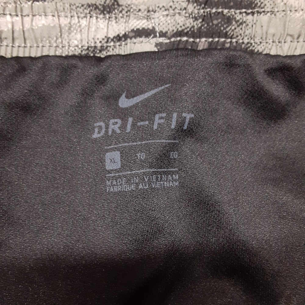Nike Dri Fit Mens Gray Camouflage Athletic Shorts XL Lined Black Side Panels - Picture 3 of 9